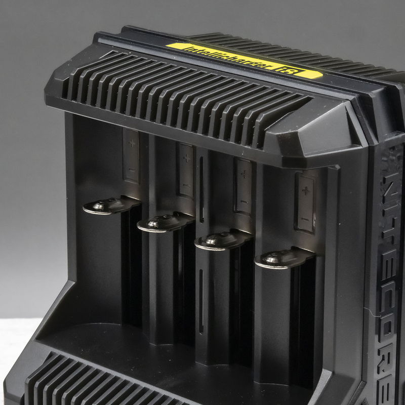 Chargeur i8 - Nitecore Chargeur i8 - Nitecore